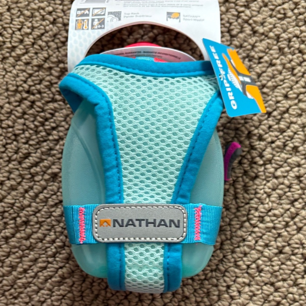 Natan QuickShot Plus Hydration Pack - Light Blue and Hot Pink - Picture 4 of 5